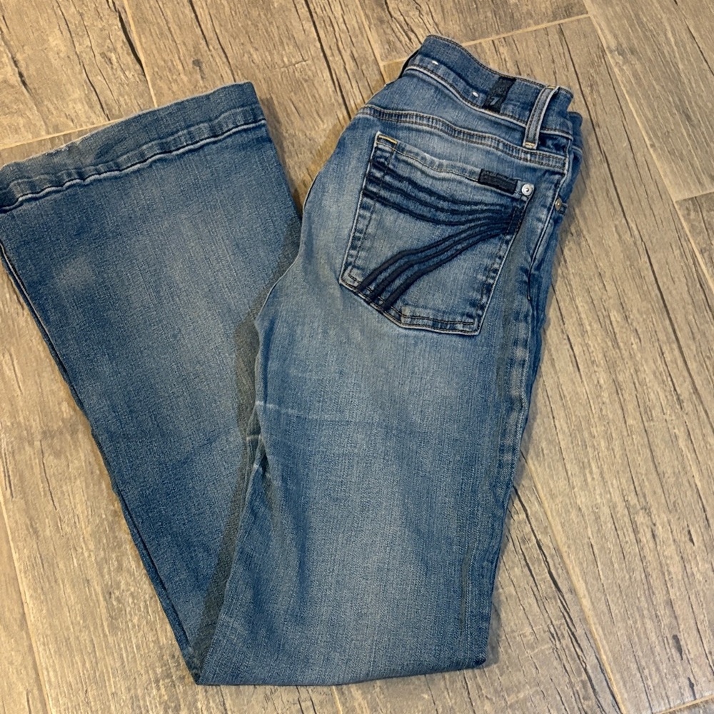 7s like new only worn out a little on inside thigh. 30’ inseam uncuffed.